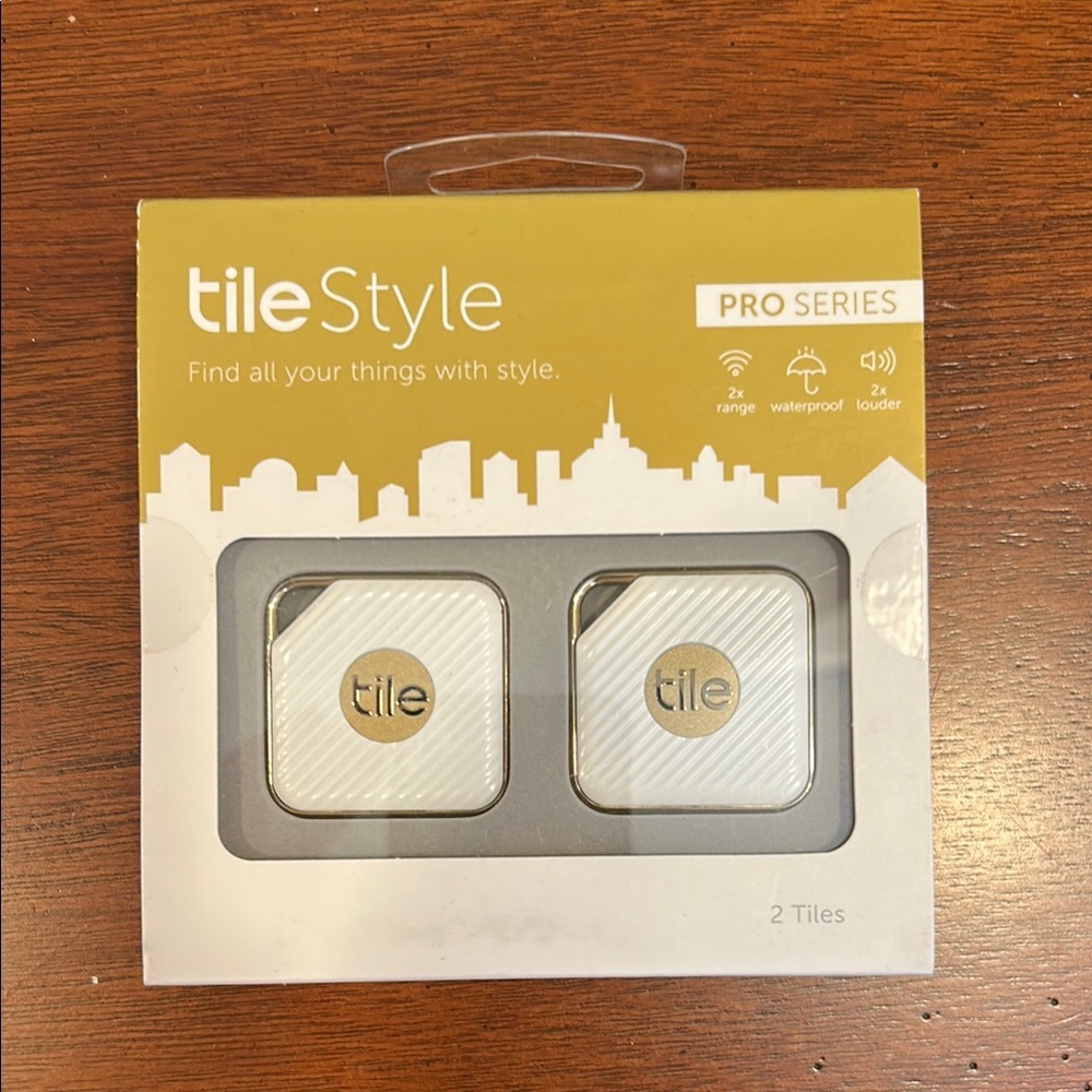 Style Pro Series Bluetooth Tracker - Gold and White